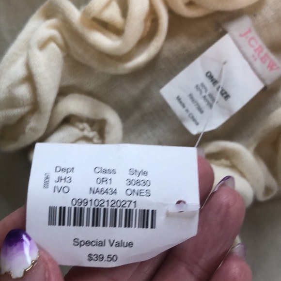 NWT Off White Ruffled Scarf by JCrew - Picture 4 of 5
